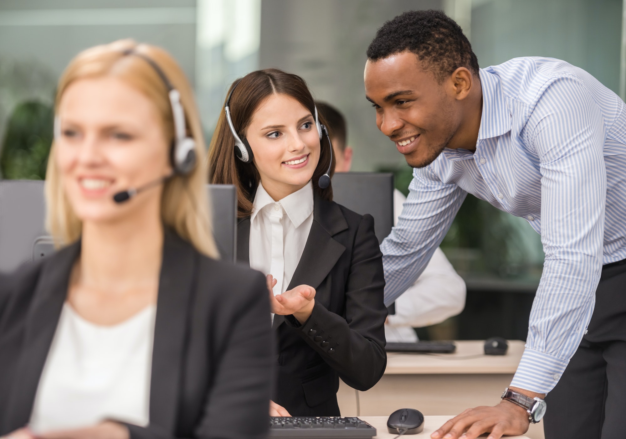 Top Call Deflection Strategies for the Contact Center